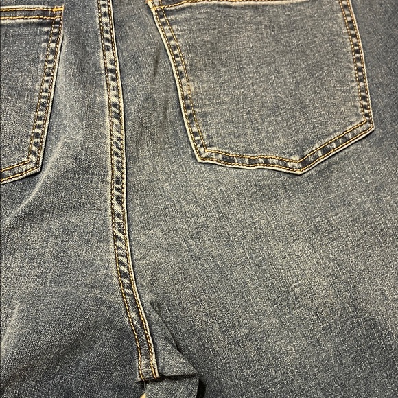 We The Free Free People Bell Bottom Jeans with raw hem. Size 33 - Picture 9 of 10